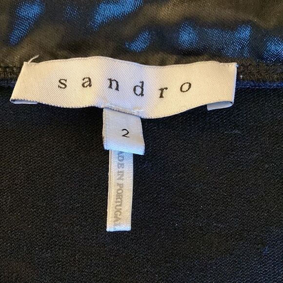 Sandro Linen V Neck Top with 3/4 Sleeve and Acetate Bib Inset. Size Medium. - Picture 5 of 6